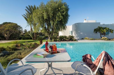 Luxury Villa Photo #9