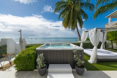 Luxury Villa Photo #3