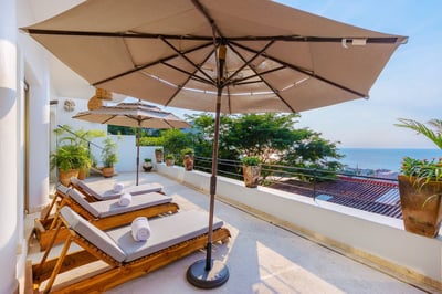 Luxury Villa Photo #16