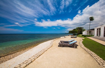 Luxury Villa Photo #3