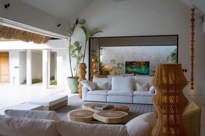 Luxury Villa Photo #6