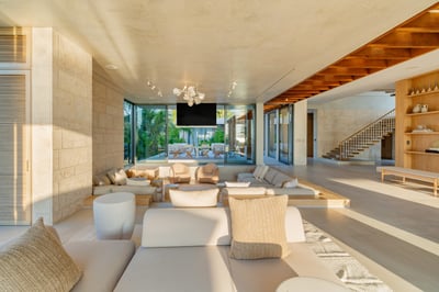 Luxury Villa Photo #38