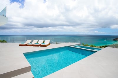 Luxury Villa Photo #4