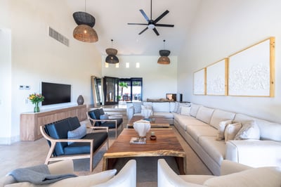 Luxury Villa Photo #18