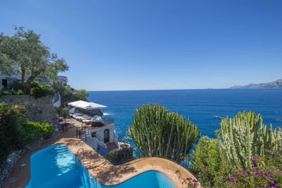 Luxury Villa Photo #8