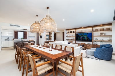 Luxury Villa Photo #13