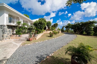 Luxury Villa Photo #40