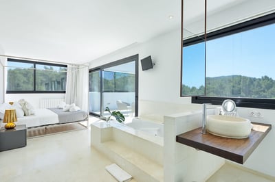 Luxury Villa Photo #18