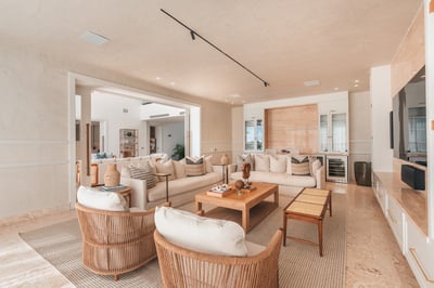Luxury Villa Photo #23