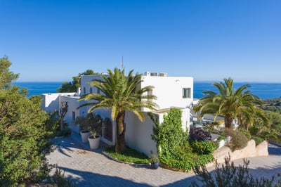 Luxury Villa Photo #9