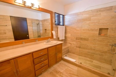 Luxury Villa Photo #26