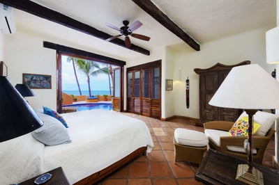 Luxury Villa Photo #36