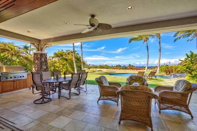 Luxury Villa Photo #6