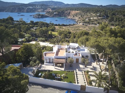 Luxury Villa Photo #31