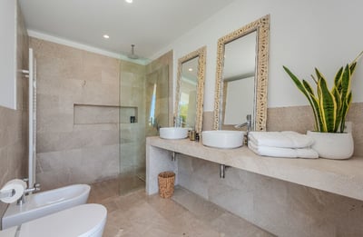 Luxury Villa Photo #23