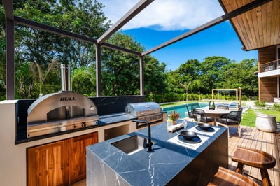 Luxury Villa Photo #6