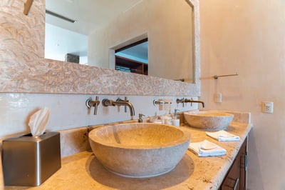 Luxury Villa Photo #26
