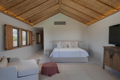 Luxury Villa Photo #42