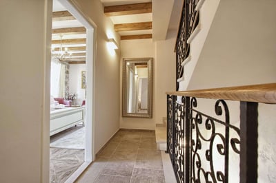 Luxury Villa Photo #22