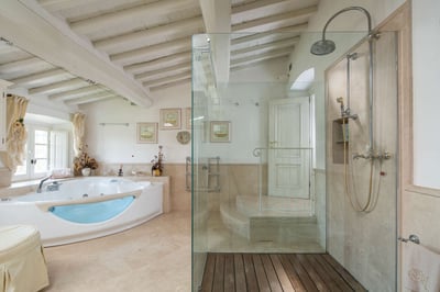 Luxury Villa Photo #22