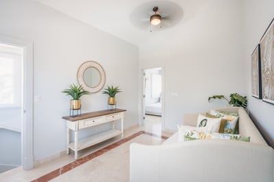 Luxury Villa Photo #25