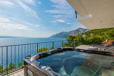 Luxury Villa Photo #10