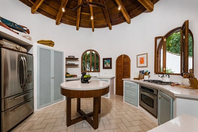 A fully equipped kitchen for all your culinary needs.