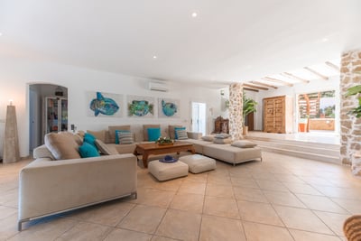 Luxury Villa Photo #17