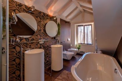 Luxury Villa Photo #26