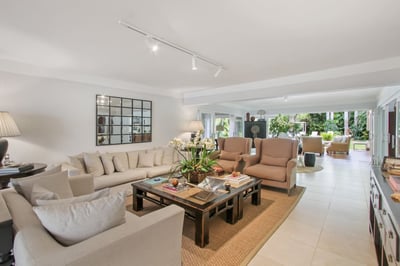 Luxury Villa Photo #11