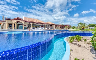Luxury Villa Photo #5