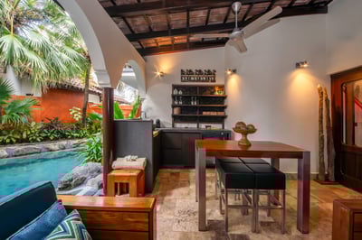 Luxury Villa Photo #3