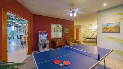 Luxury Villa Photo #18