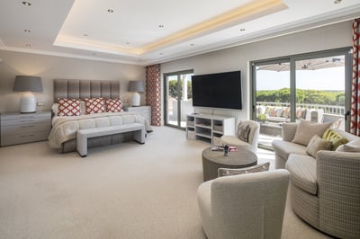 Luxury Villa Photo #13