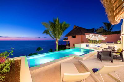 Luxury Villa Photo #3
