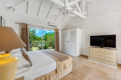 Luxury Villa Photo #19