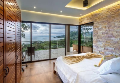 Luxury Villa Photo #31