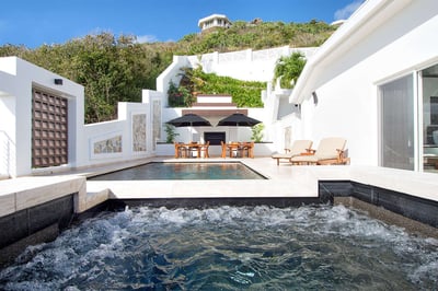 Luxury Villa Photo #3