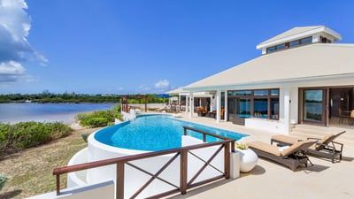 Luxury Villa Photo #3