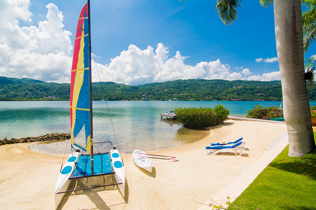 Calypso Shores Montego Bay, Jamaica Rental Escapes