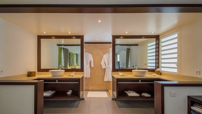 Luxury Villa Photo #38
