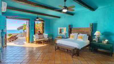 Luxury Villa Photo #43