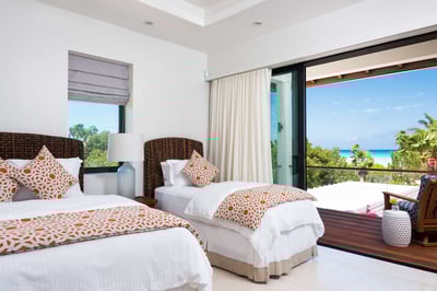 Luxury Villa Photo #22
