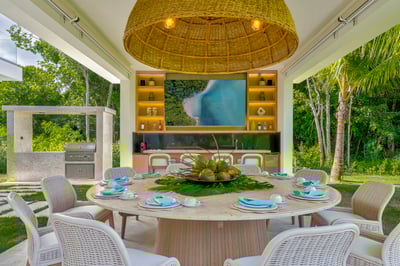 Luxury Villa Photo #6