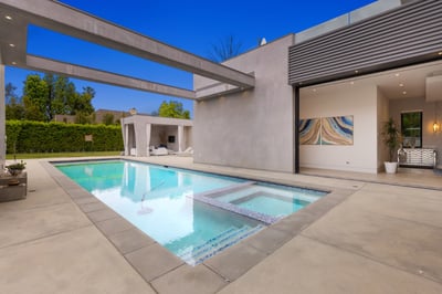 Luxury Villa Photo #4