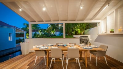 Kitchen & Dining Area