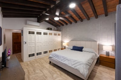 Luxury Villa Photo #44