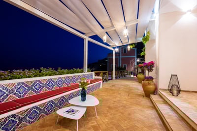 Luxury Villa Photo #9
