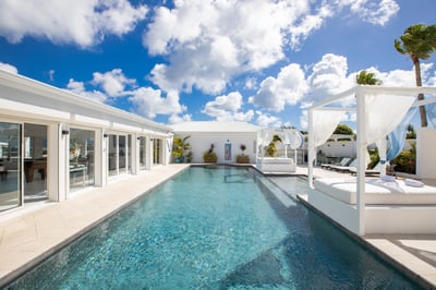 Luxury Villa Photo #6