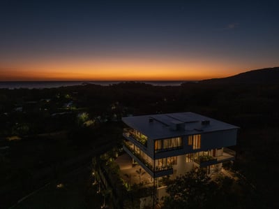 Hacienda Vista Grande, minutes from the beach